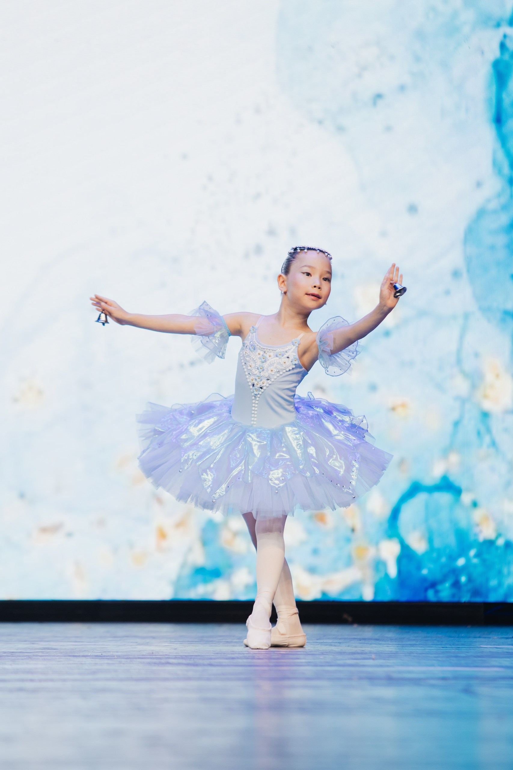 Конкурсное выступление учениц TrueBallet на сцене